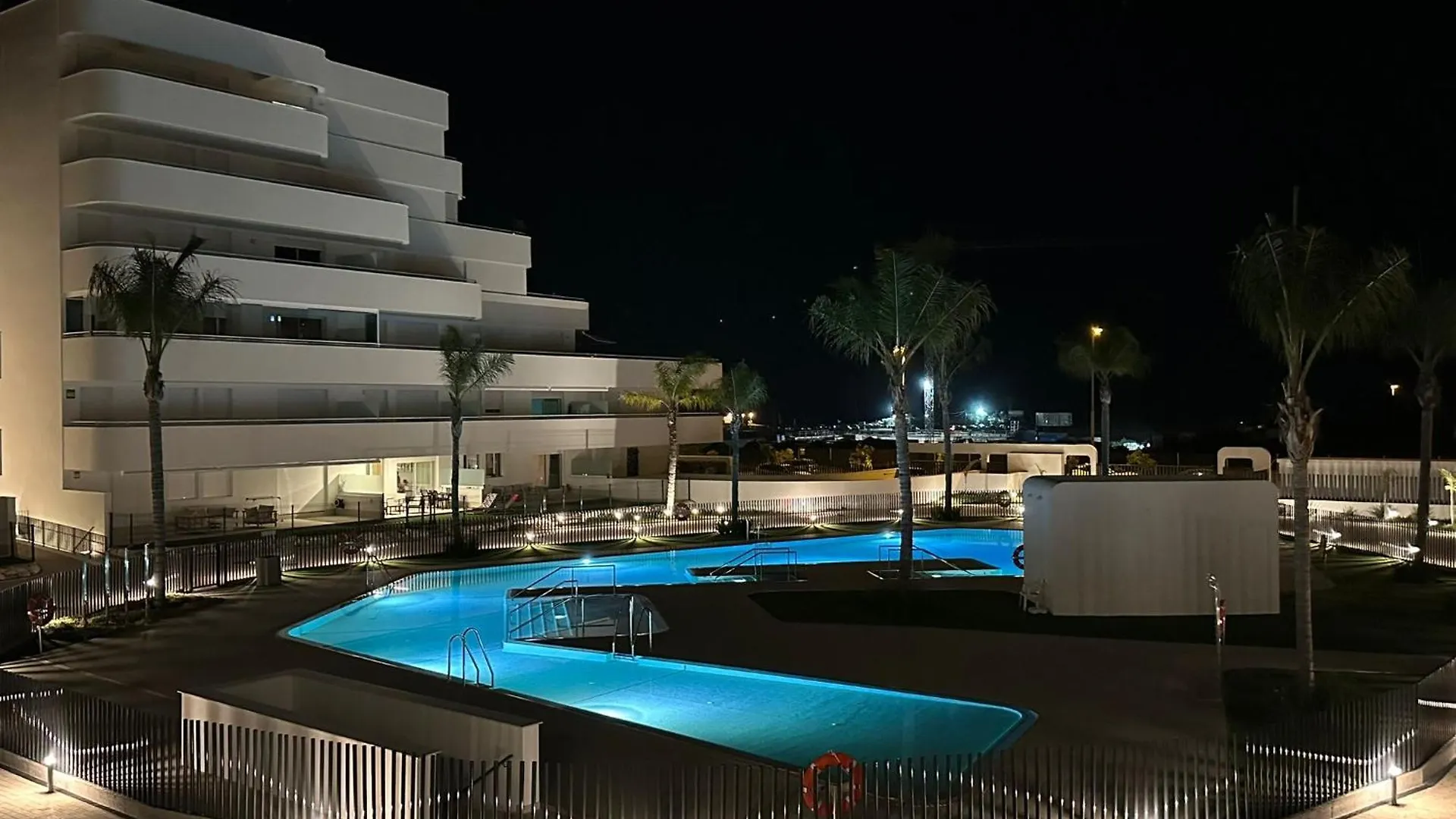 Horus Beach Paradise- Piscina Y Gran Terraza Con Jardin Torre del Mar 0*,  Spanyolország
