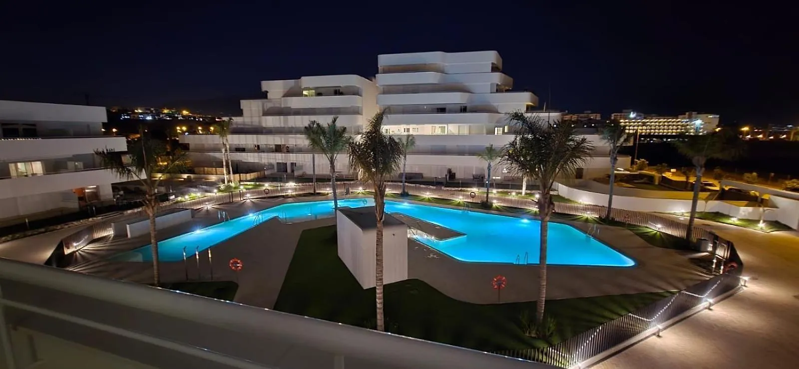 Horus Beach Paradise- Piscina Y Gran Terraza Con Jardin Torre Del Mar Lägenhet